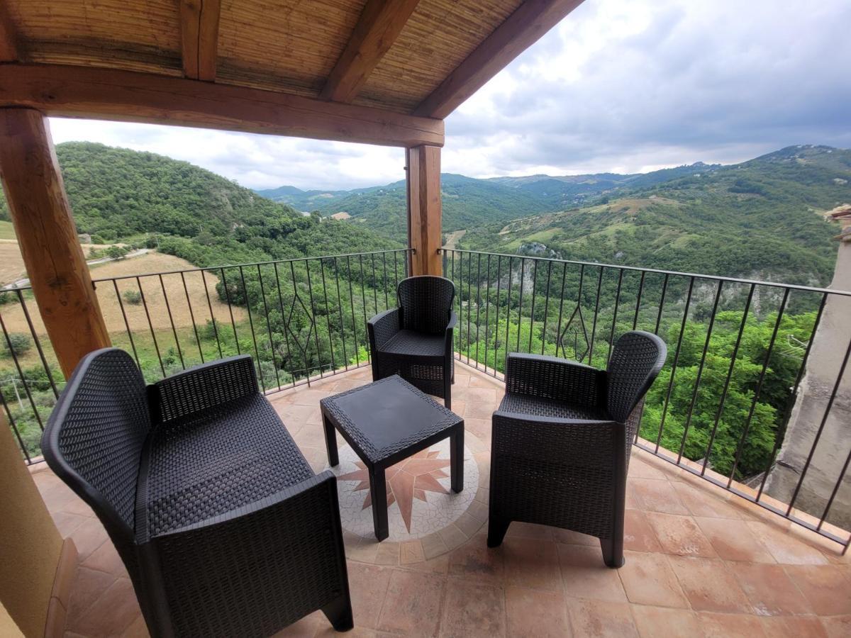 Luciae Domus Hotel Roccascalegna Bagian luar foto