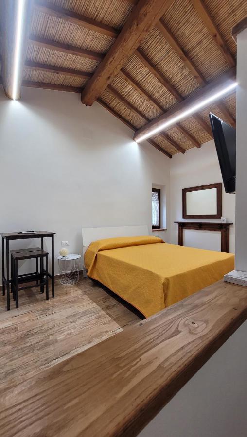 Luciae Domus Hotel Roccascalegna Bagian luar foto