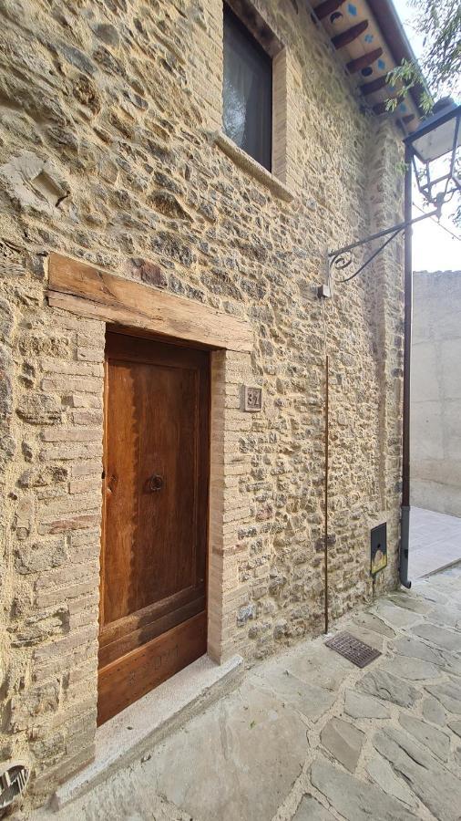 Luciae Domus Hotel Roccascalegna Bagian luar foto