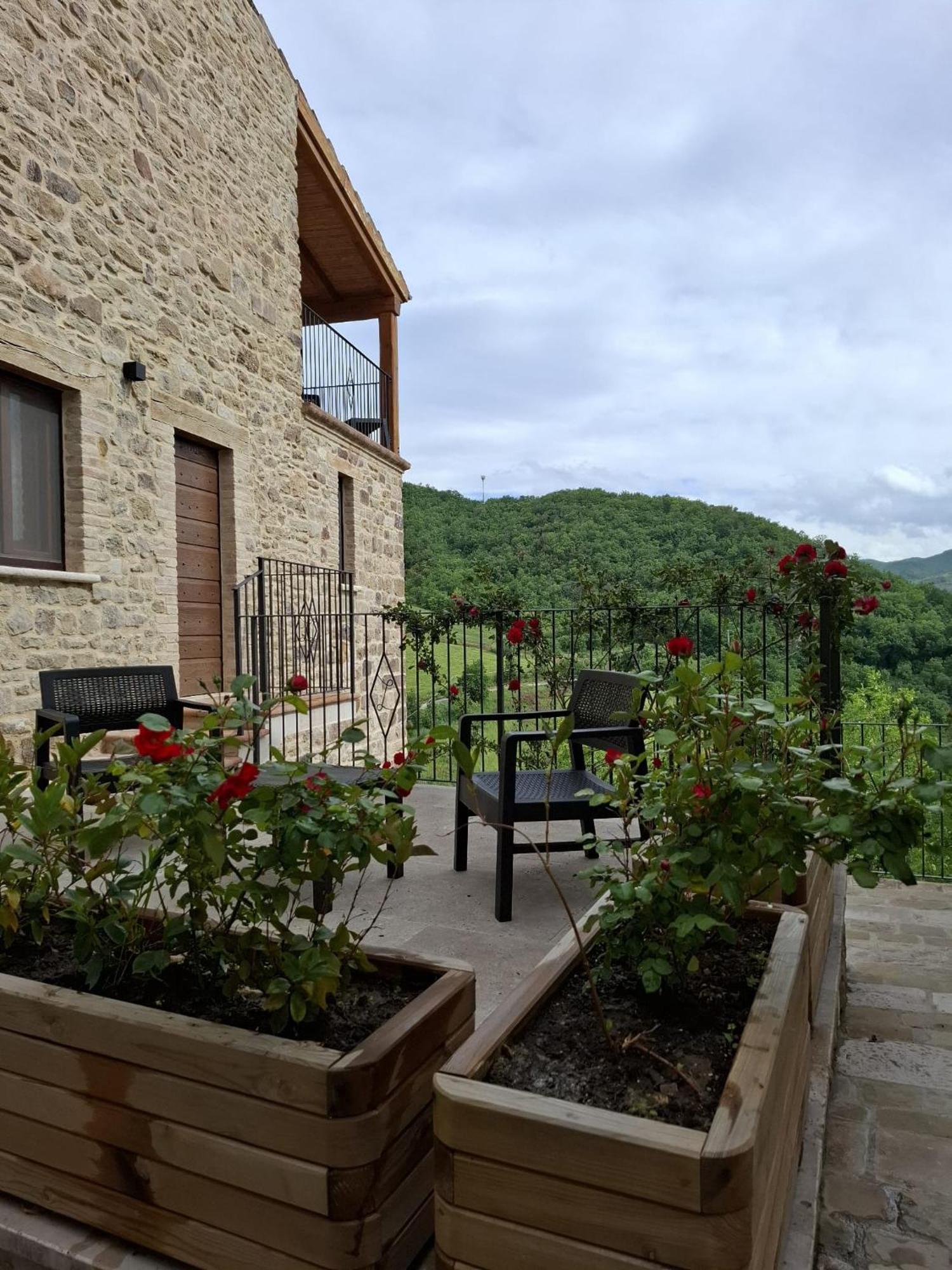 Luciae Domus Hotel Roccascalegna Bagian luar foto